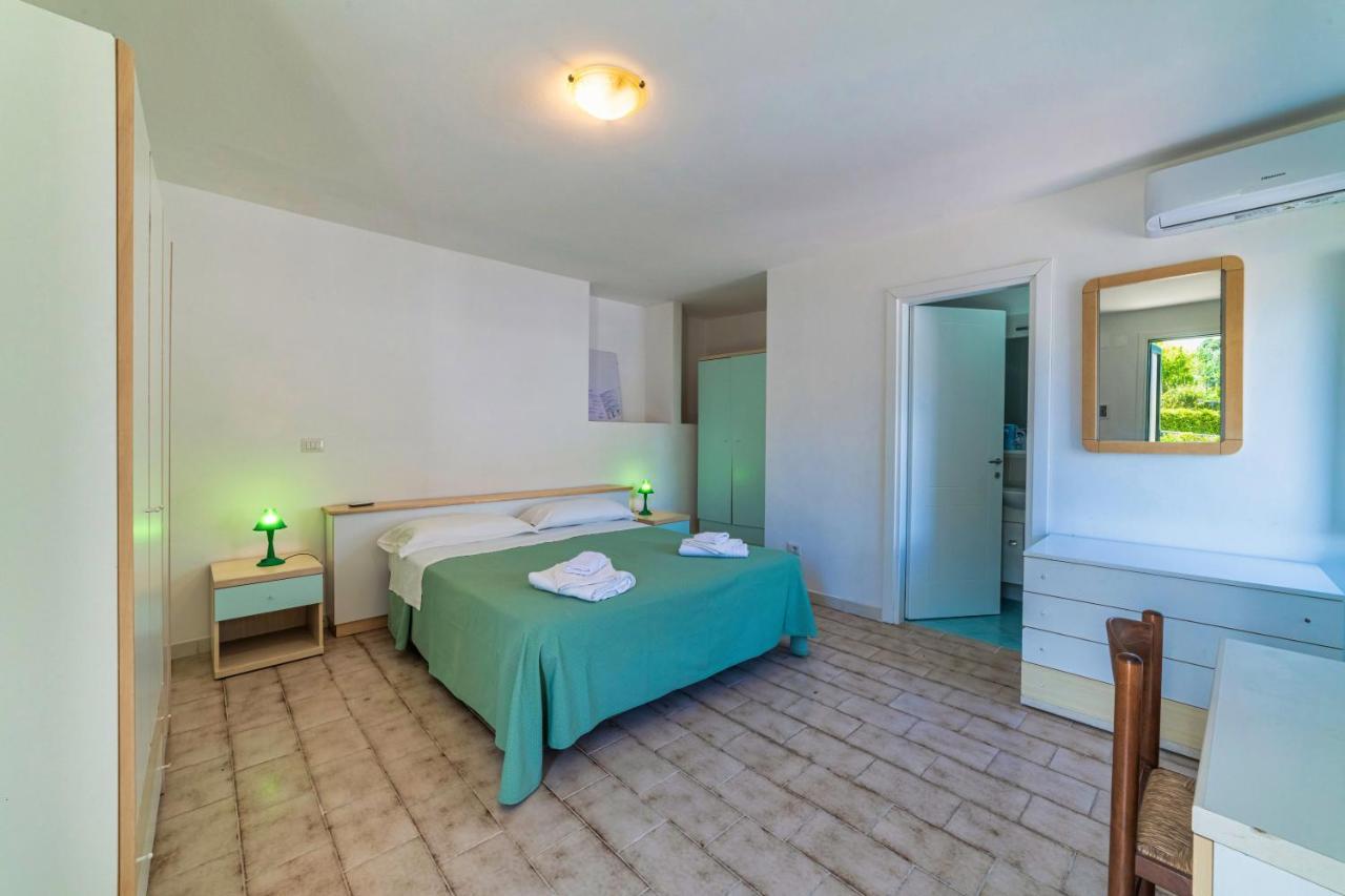 Albergo Le Querce 폰차 외부 사진